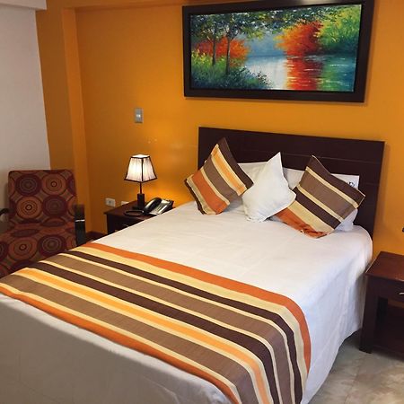 Hotel Europa Икитос Номер фото